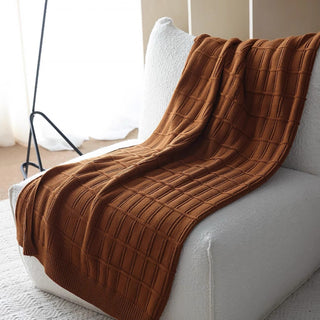 Cozy Grid Pattern Throw Blanket