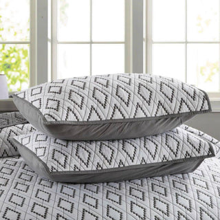 Geometric Diamond Quilt Set