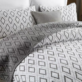 Geometric Diamond Quilt Set